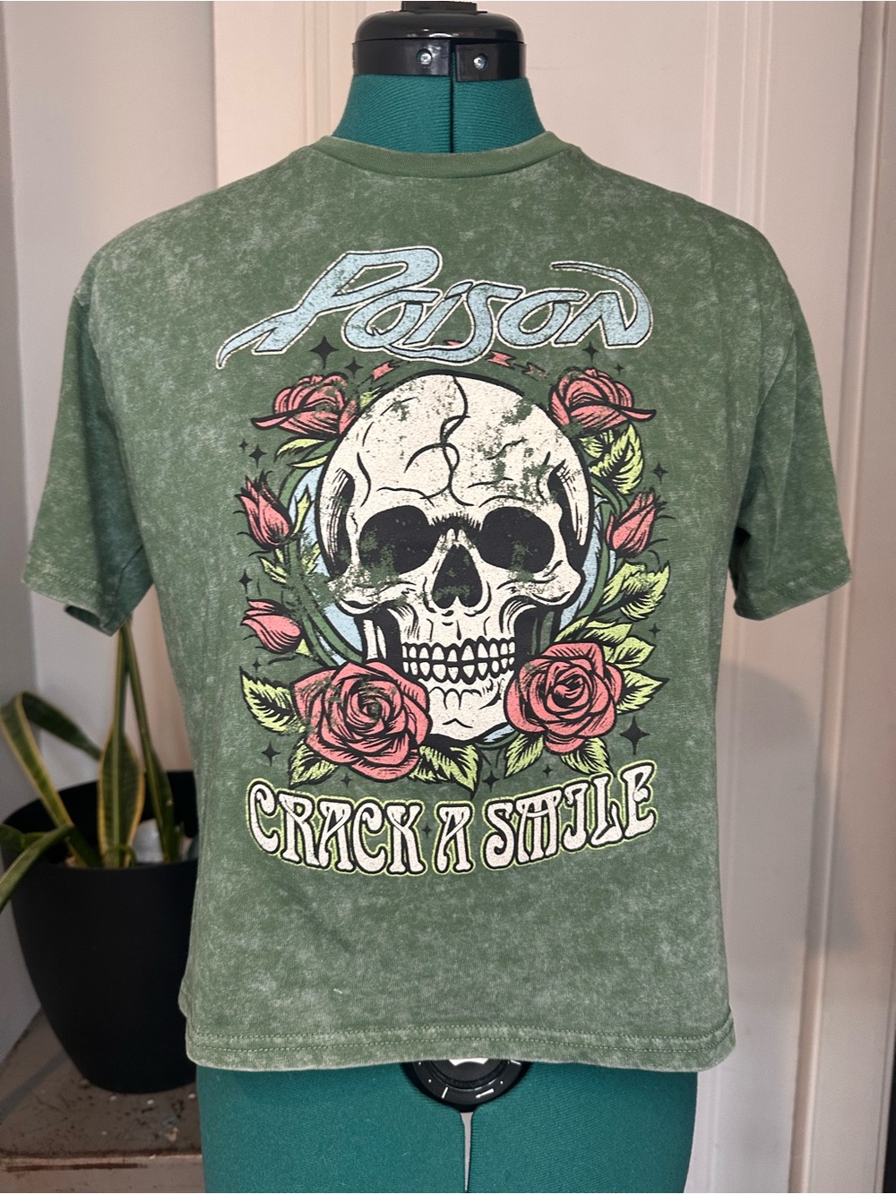 POISON Official Skull Crop Top Tie-Dye Band T-Shirt medium